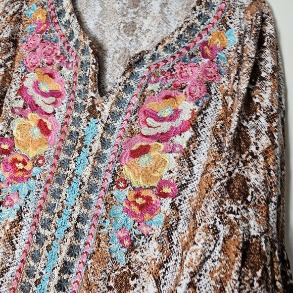 Savanna Jane Snake Print Embroidered Blouse Bell Sleeves Women's Size Small - Picture 4 of 8